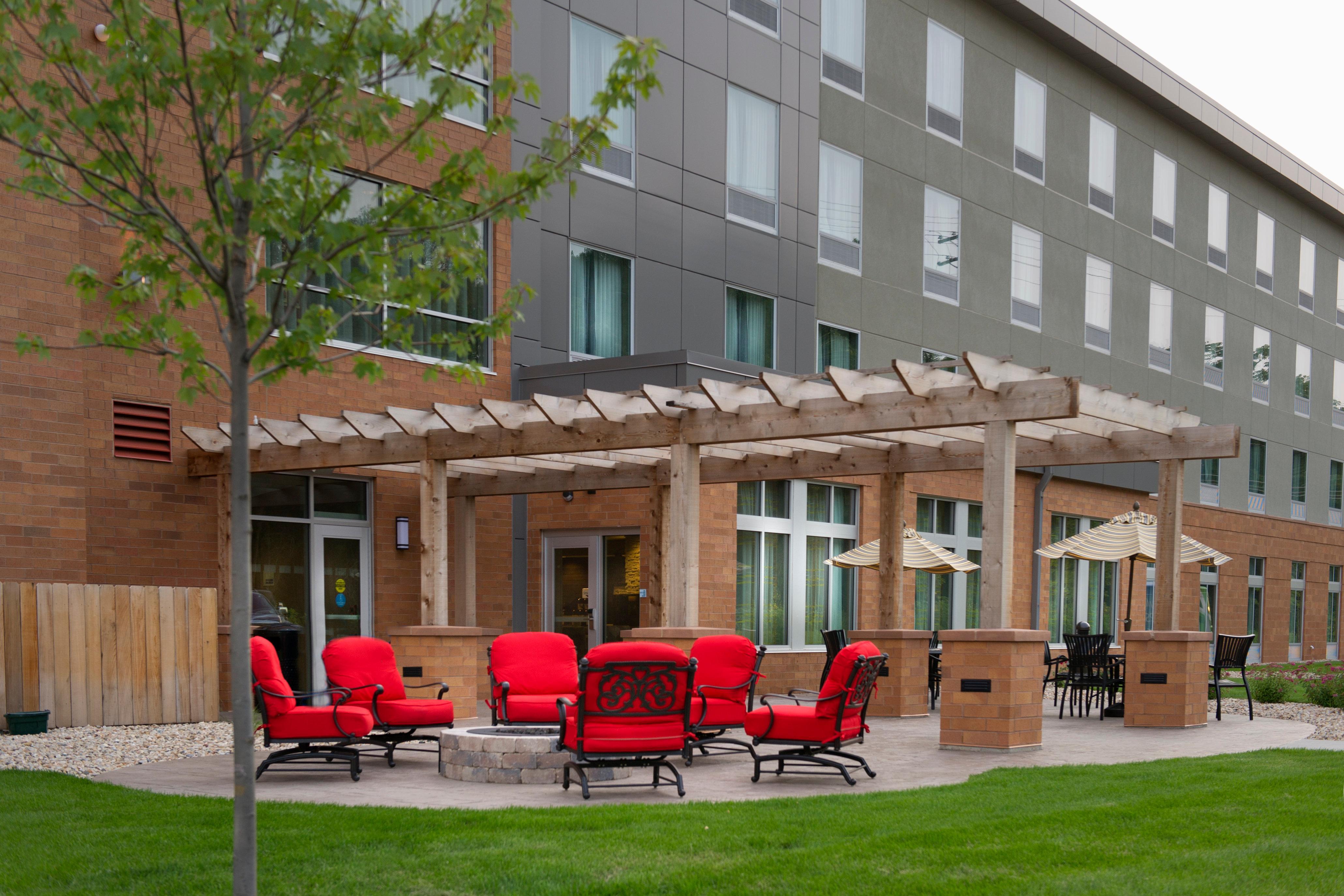 Holiday Inn Express And Suites Madison Central By Ihg Luaran gambar