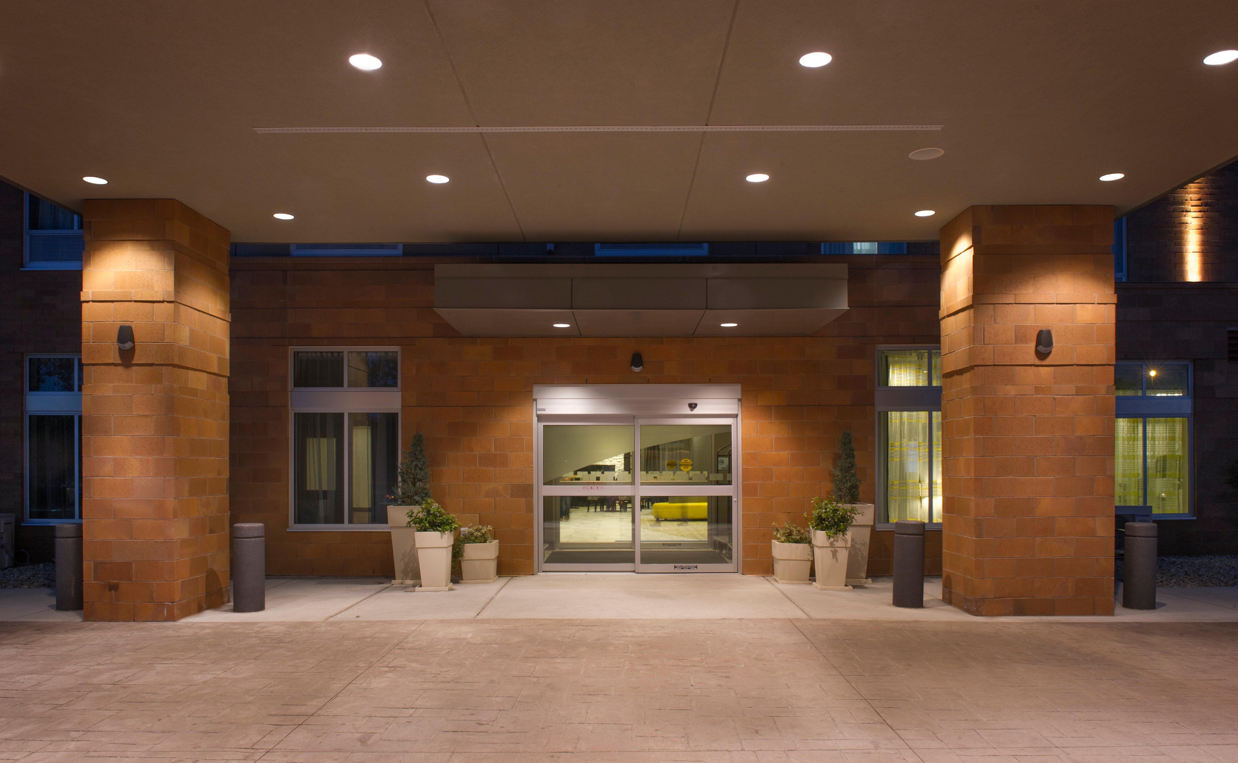 Holiday Inn Express And Suites Madison Central By Ihg Luaran gambar